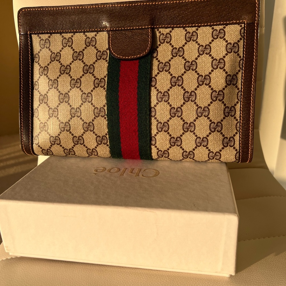 Authentic Gucci vintage GG ophidia clutch